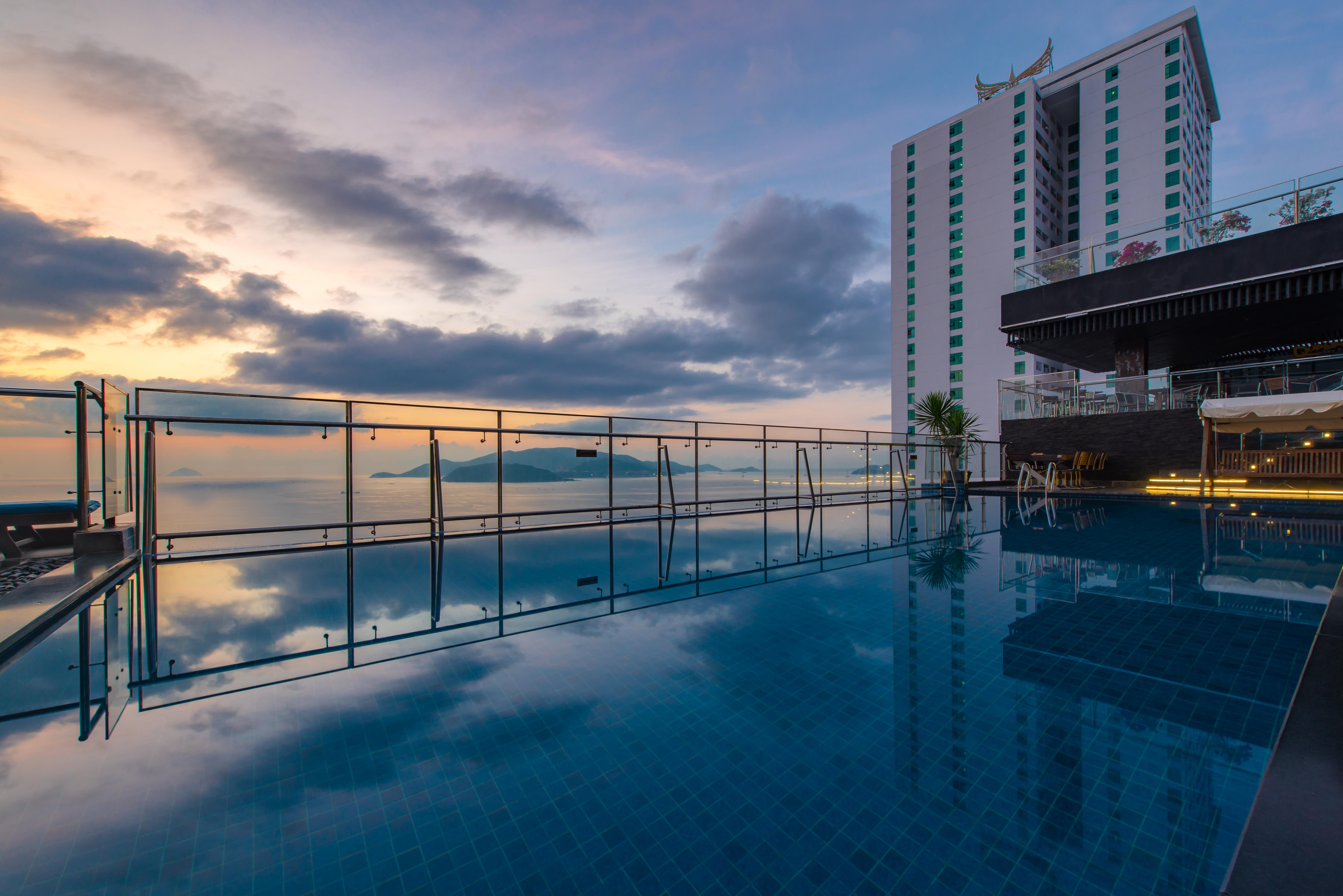 เมเปิล โฮเต็ล แอนด์ อพาร์ตเมนต์ Hotel ญาจาง ภายนอก รูปภาพ