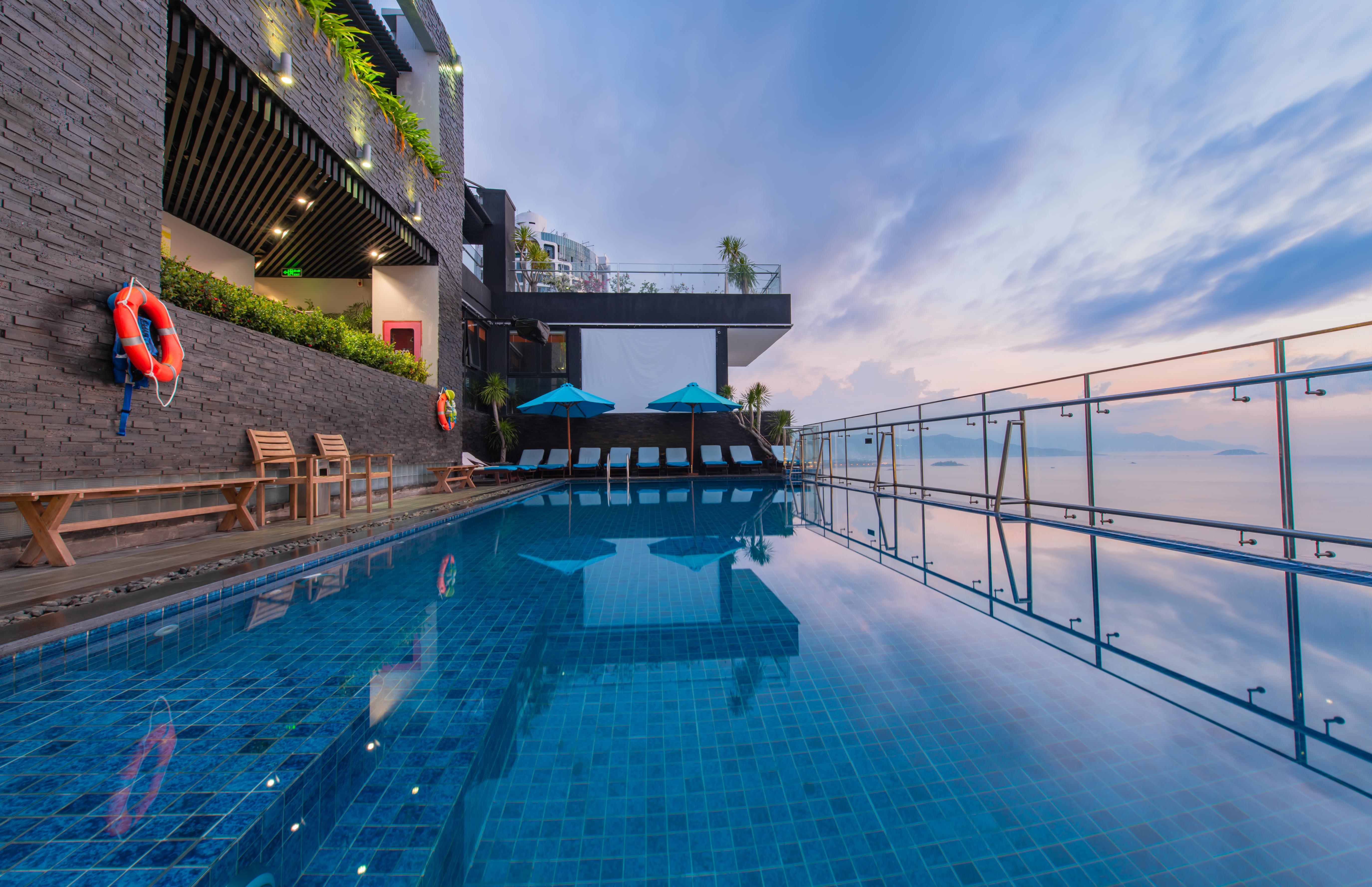 เมเปิล โฮเต็ล แอนด์ อพาร์ตเมนต์ Hotel ญาจาง ภายนอก รูปภาพ